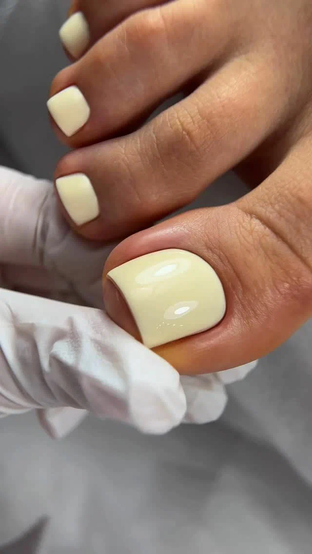 Маникюр в Мурино — работа мастера Esthetics Lounge
